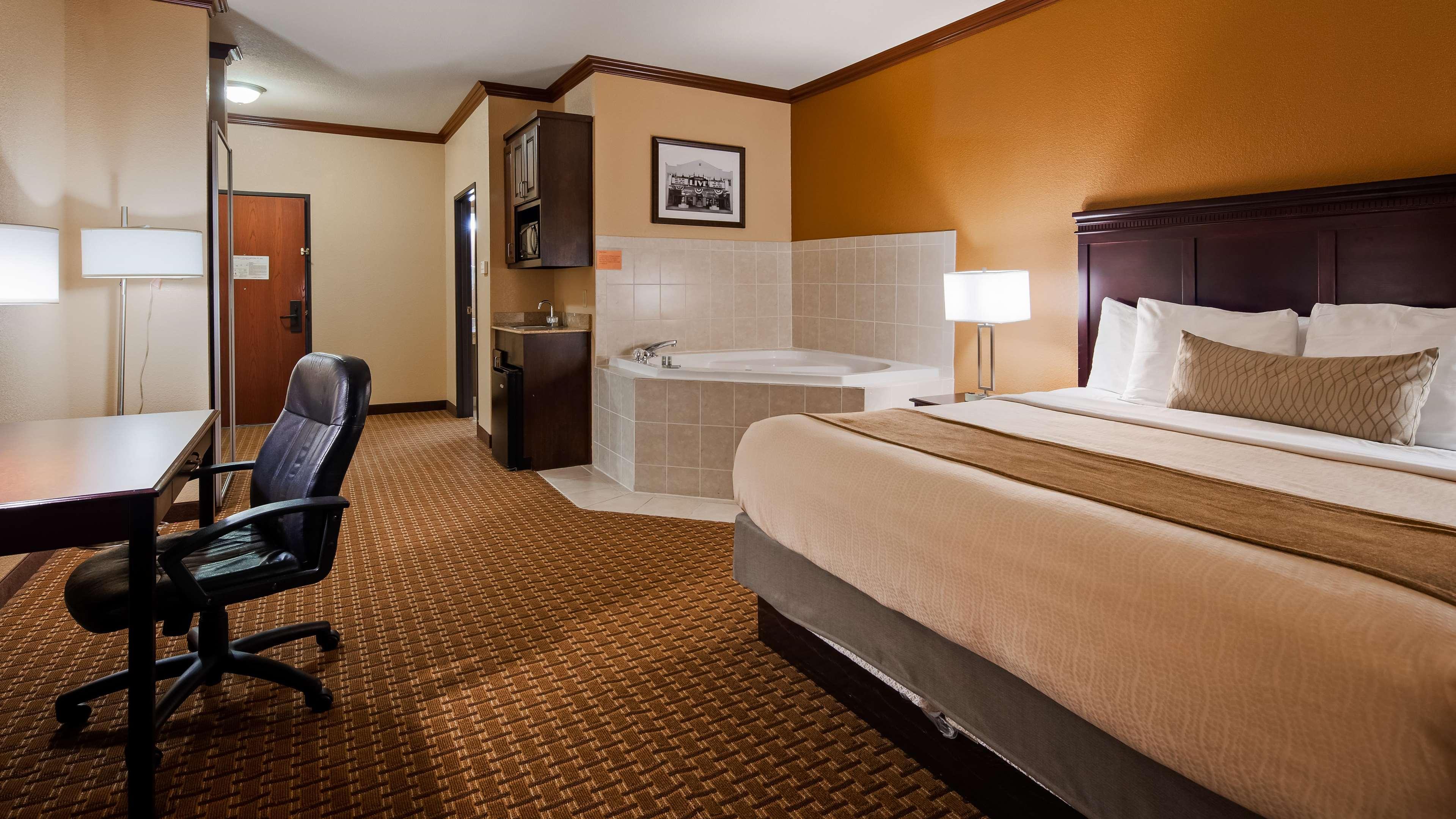 Best Western Granbury Inn And Suites Εξωτερικό φωτογραφία
