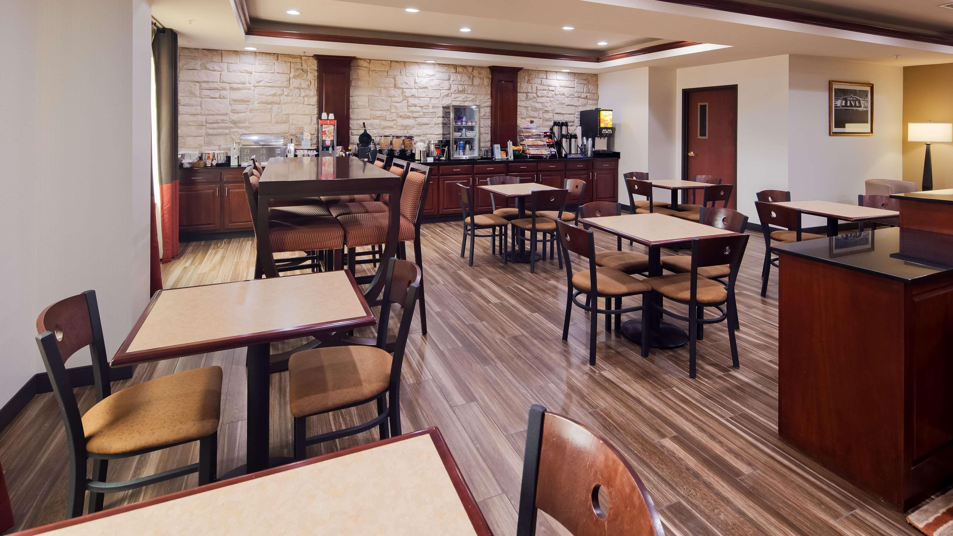 Best Western Granbury Inn And Suites Εξωτερικό φωτογραφία
